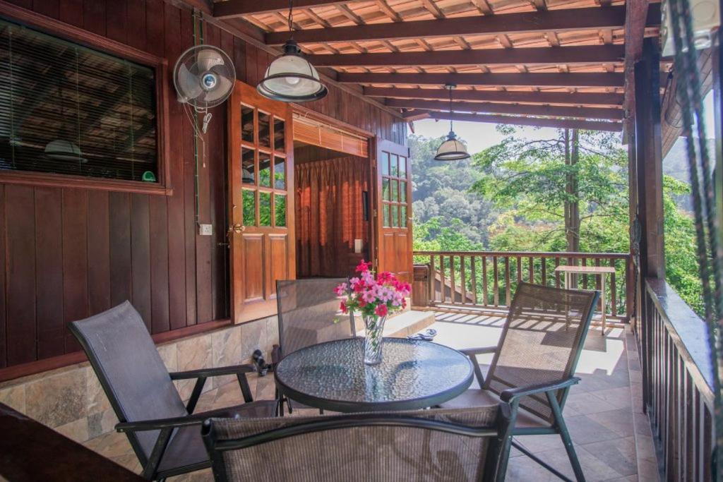 De Serenity - Exclusive Jungle Retreat Seremban Exterior photo